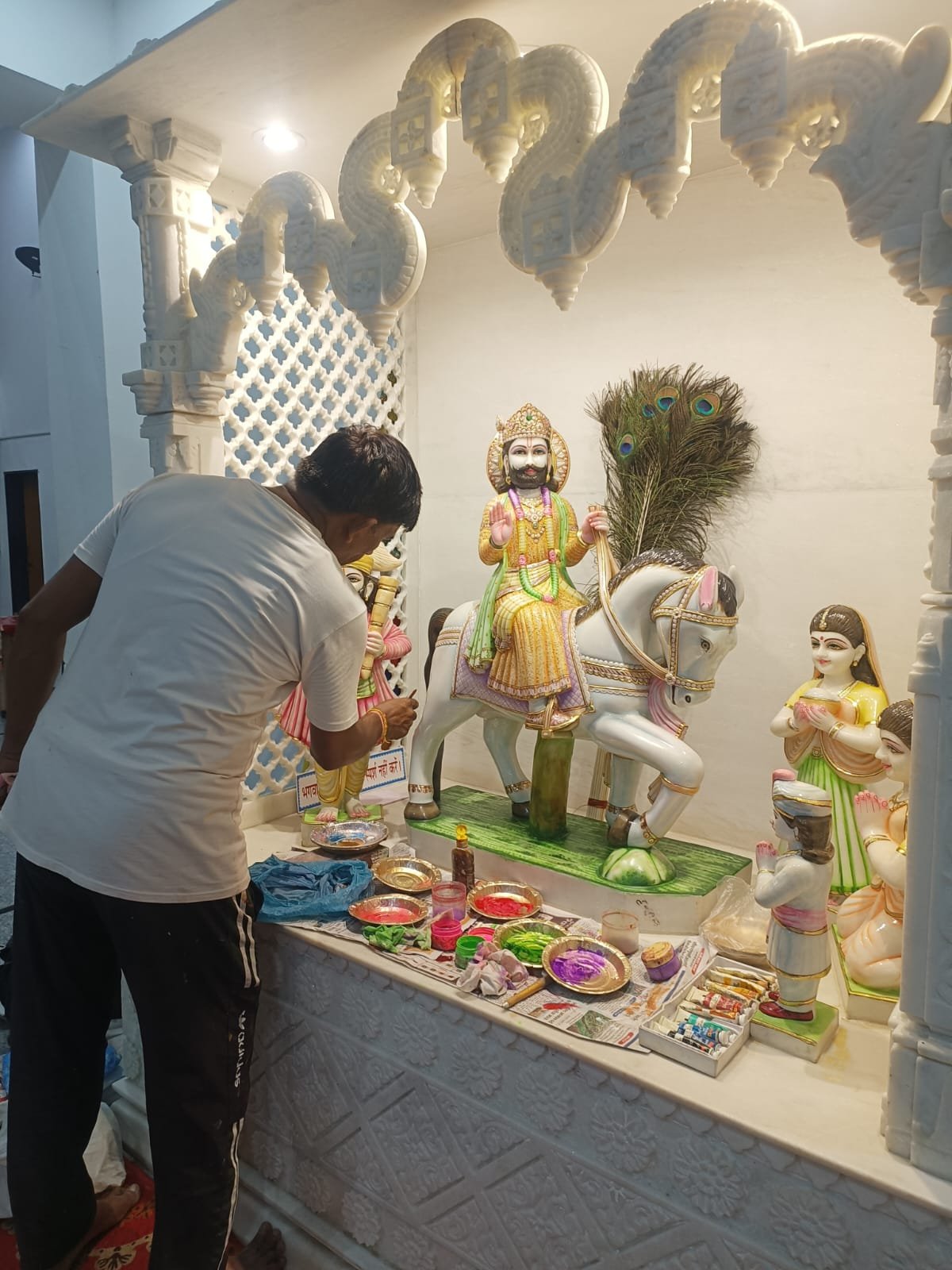 Detailed murti craftsmanship by Raadhaye Arts